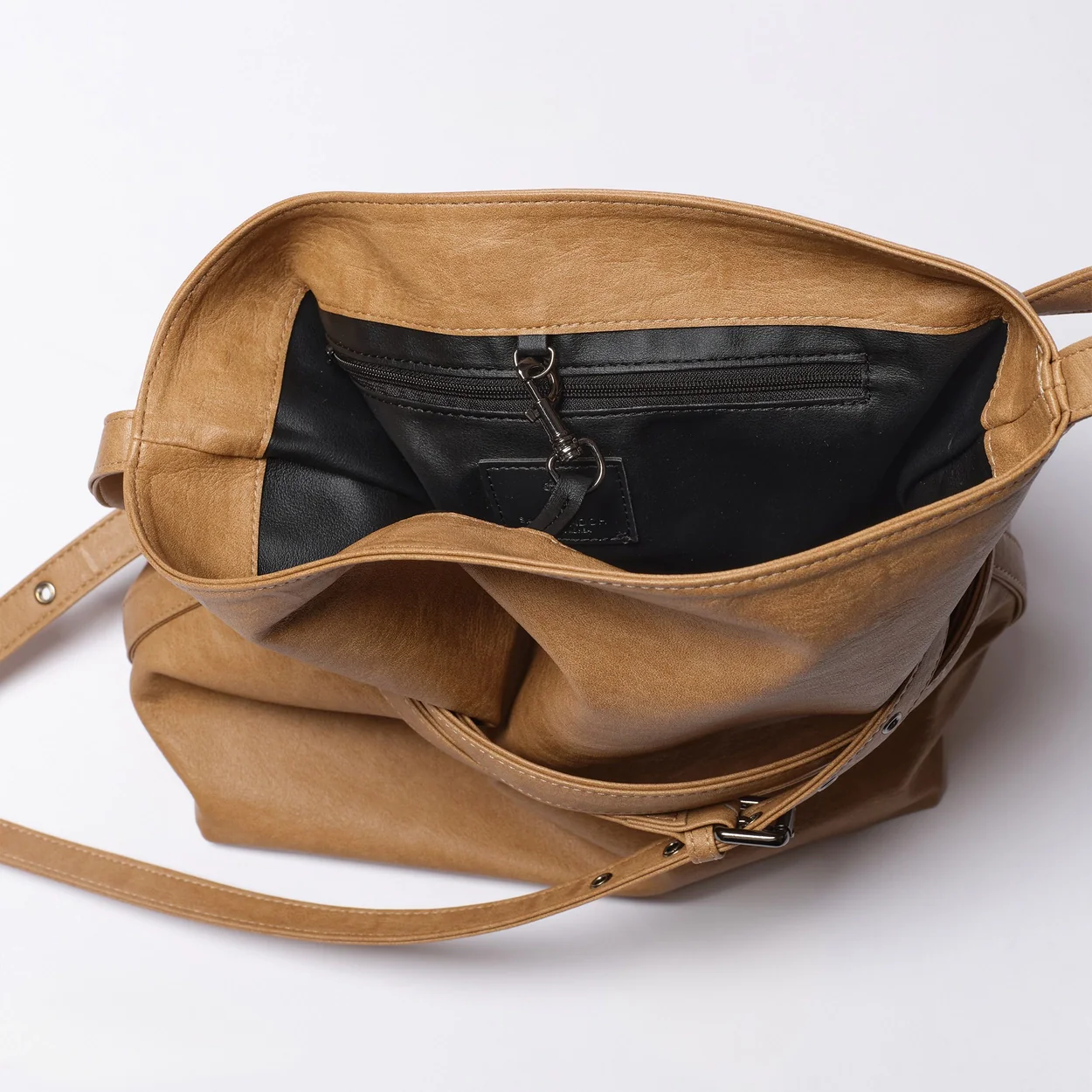 belt bucket bag M brushed brown sugar - Image 4