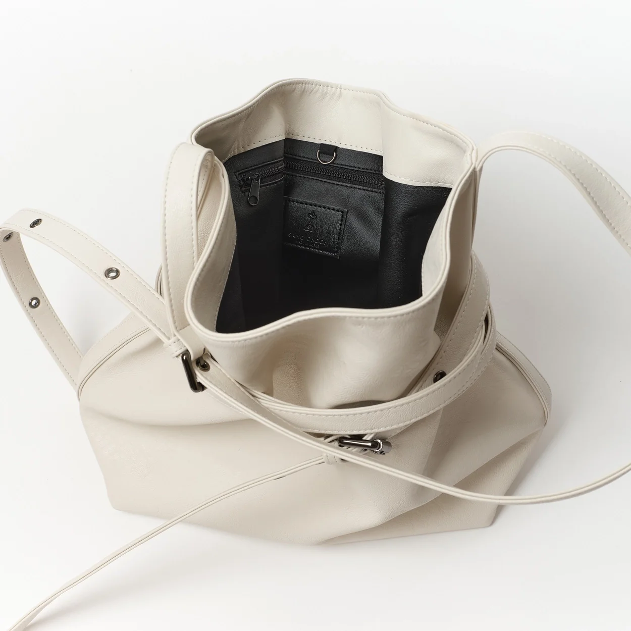 belt bucket bag M nappa ivory - Image 4
