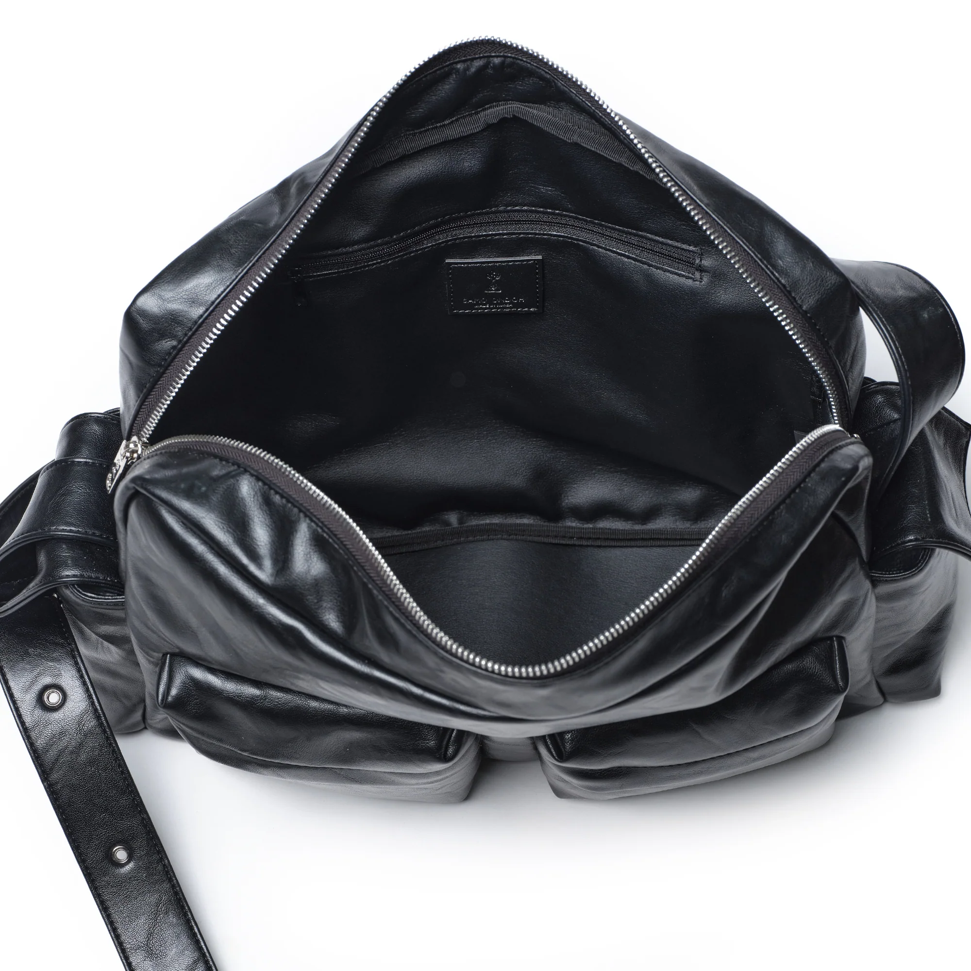 cross utility bag L baked black - Image 4