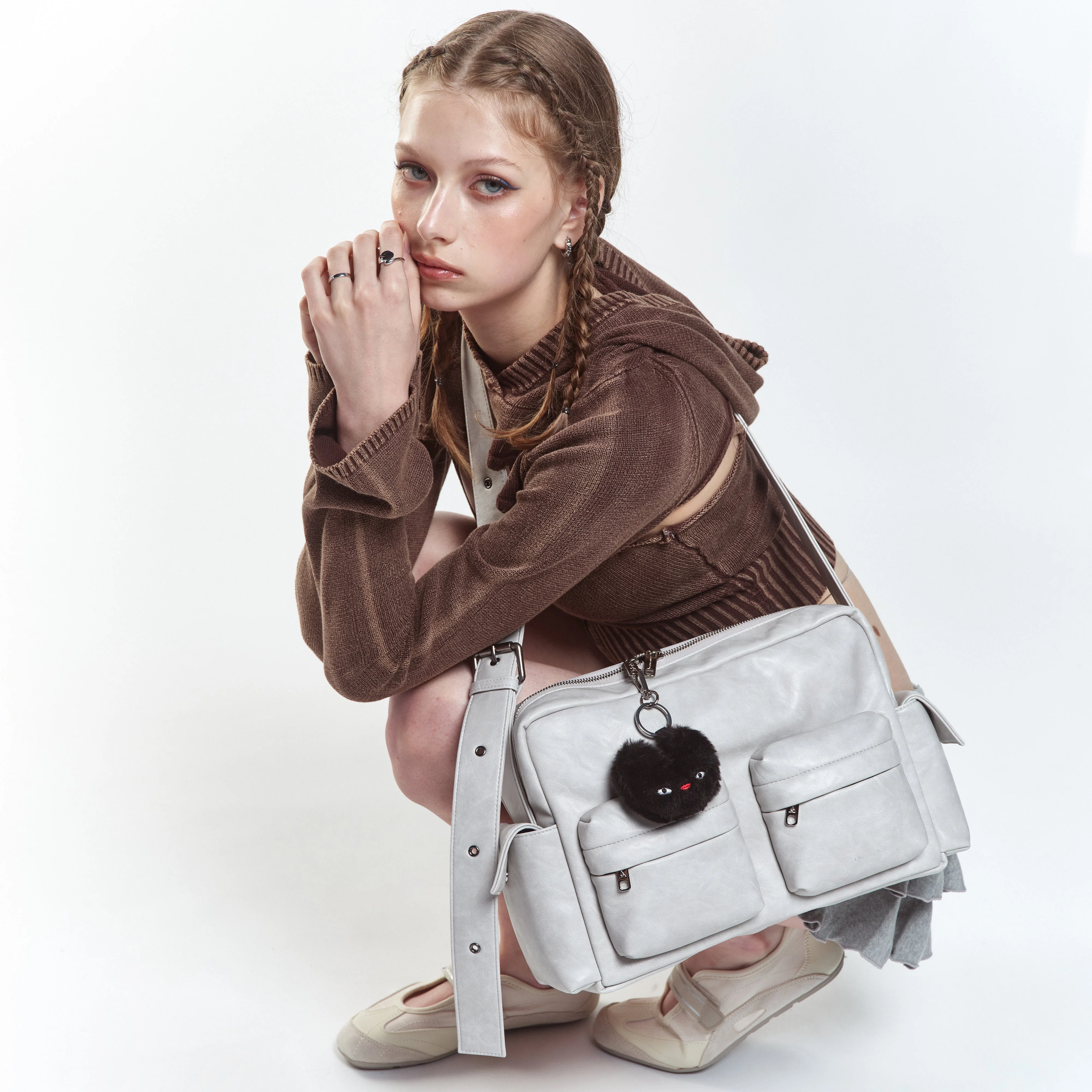 cross utility bag M baked powder - Image 4