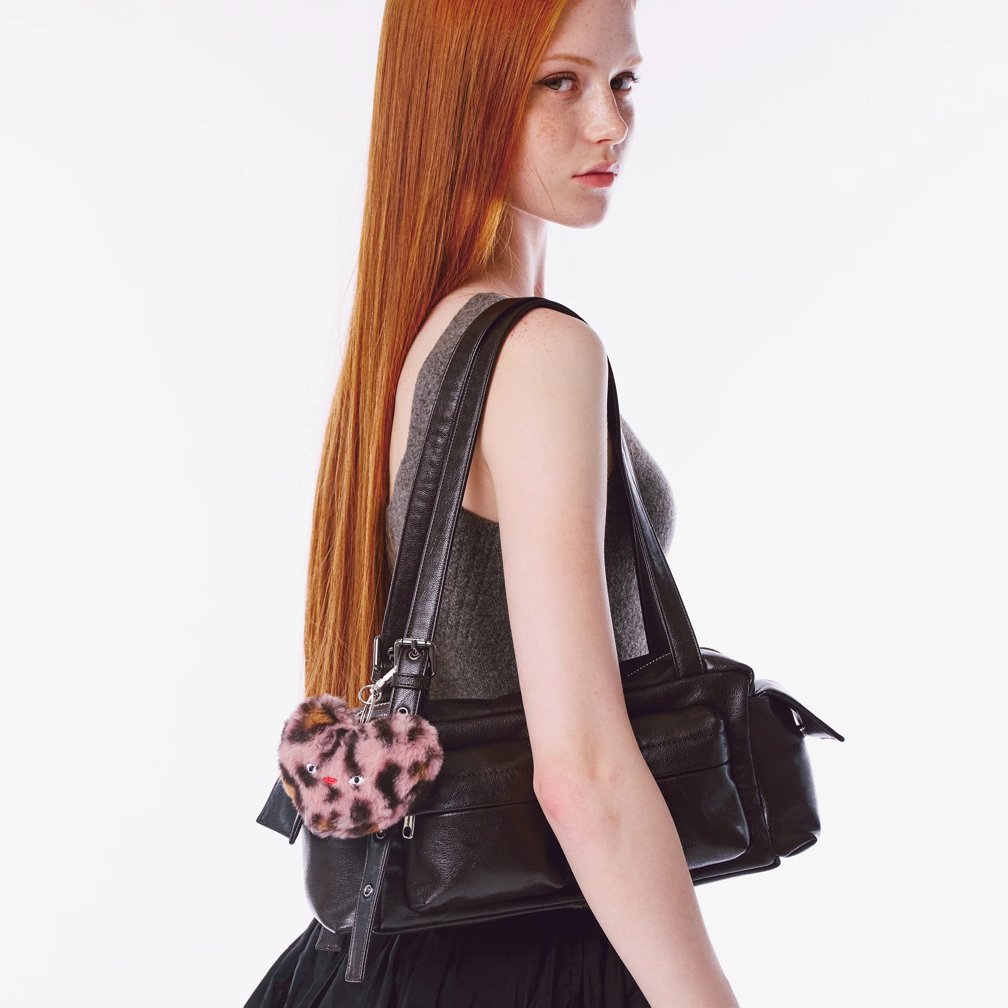 pocket utility bag M goat chocolate - Image 5