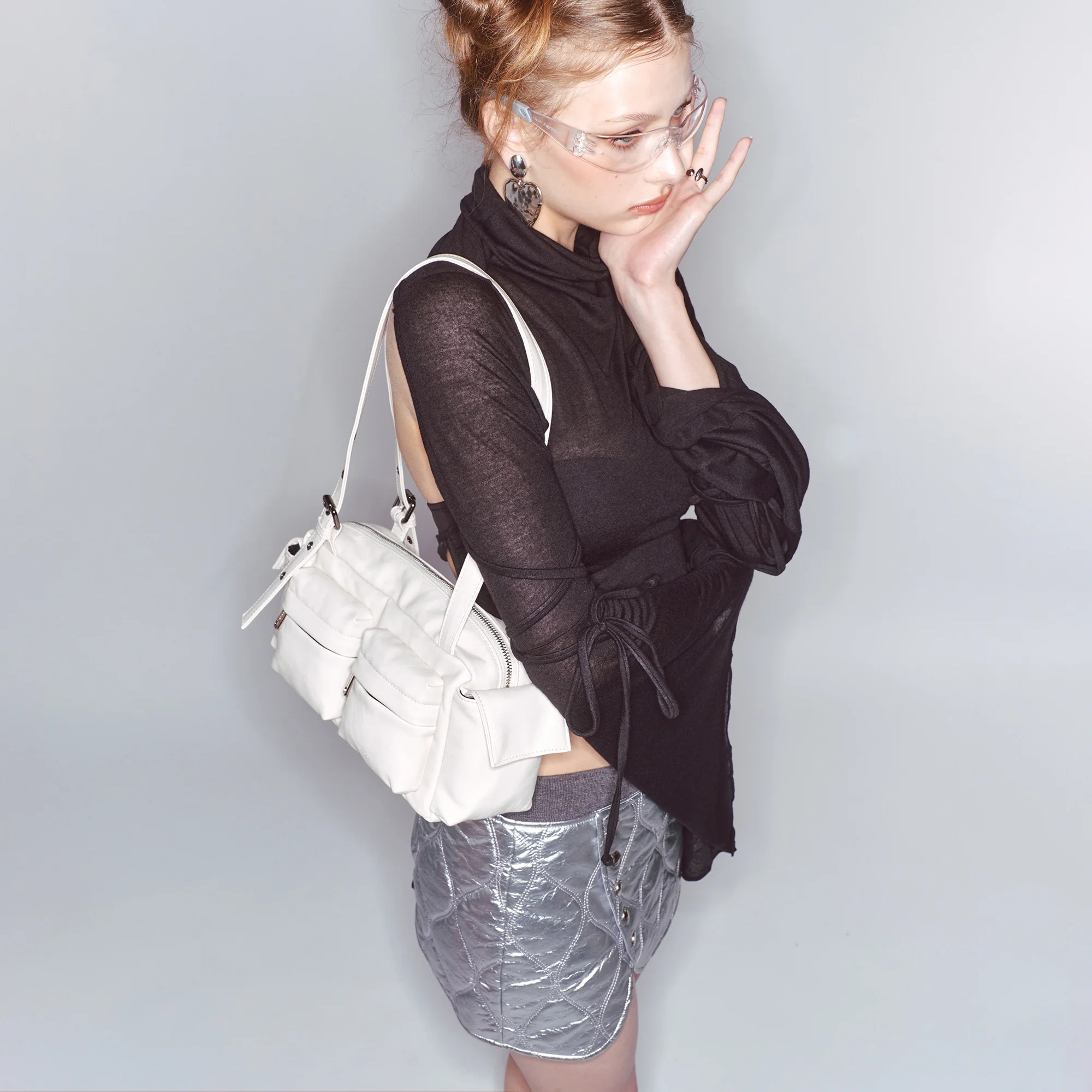 pocket utility bag M goat cream - Image 4